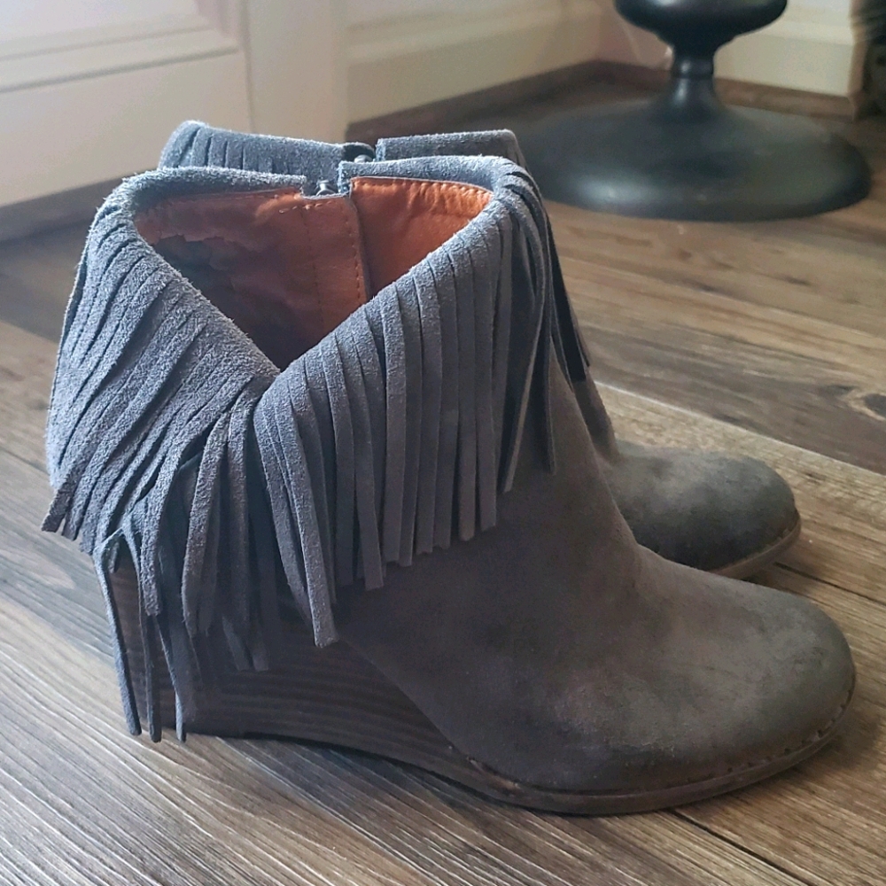 Lucky Brand | Yachin Fringe Booties - Picture 11 of 14